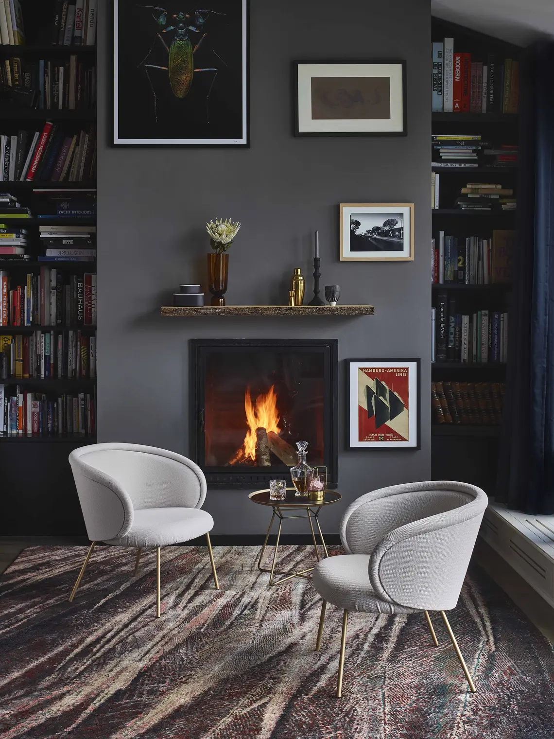 Leya coffee table with armchair