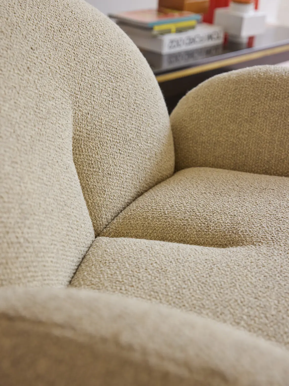 Nana love seat detail